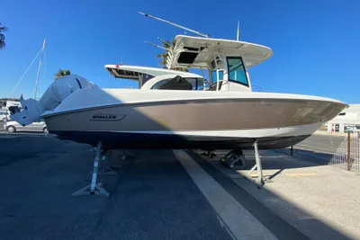 2010 Boston Whaler 320 Outrage