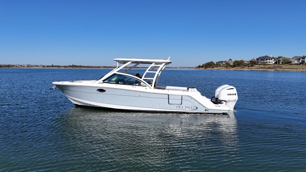 Robalo R317 Dual Console