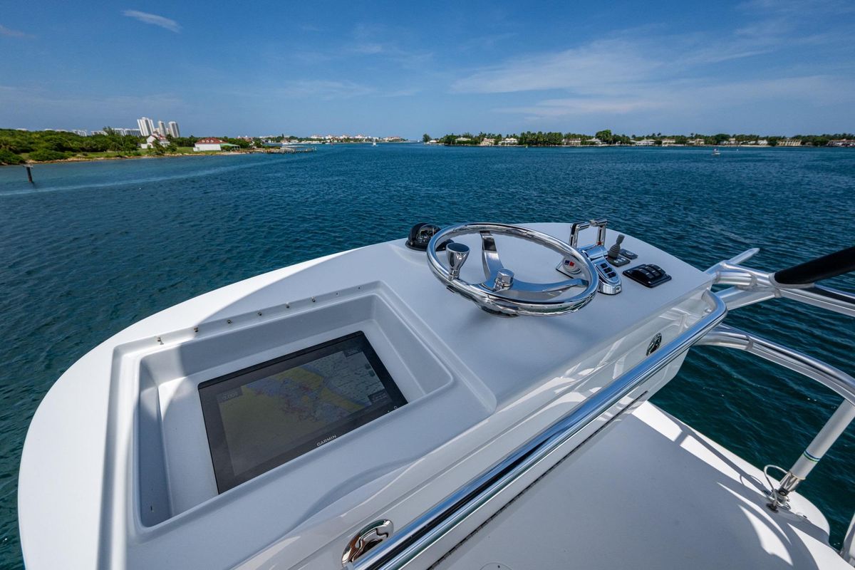 2005 Viking 61 