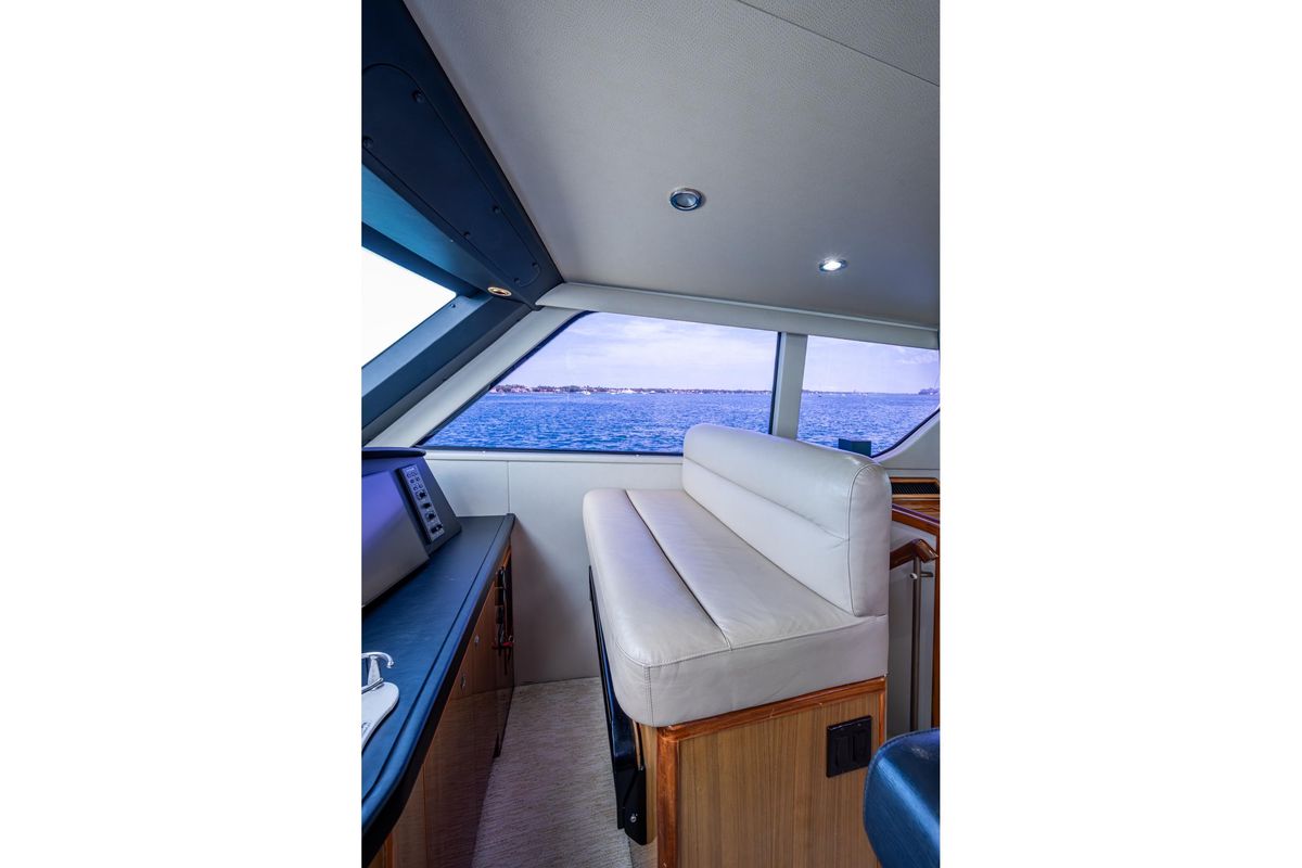 2005 Viking 61 