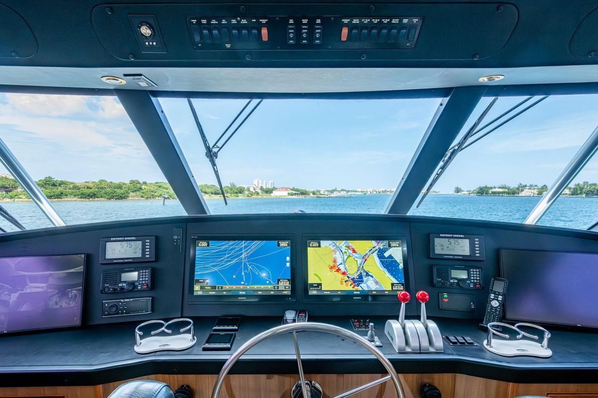 2005 Viking 61 