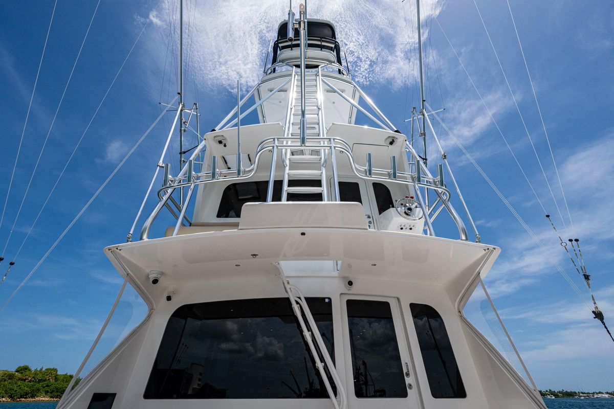 2005 Viking 61 
