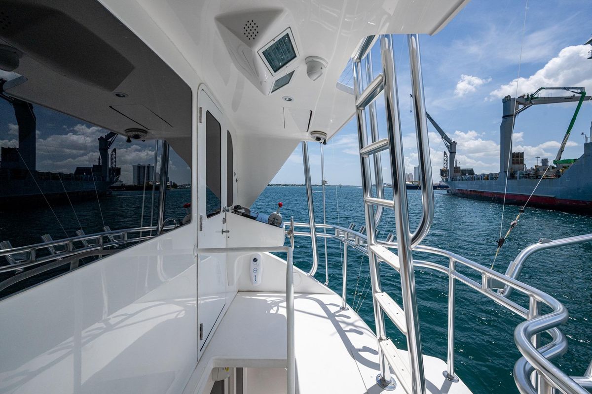 2005 Viking 61 