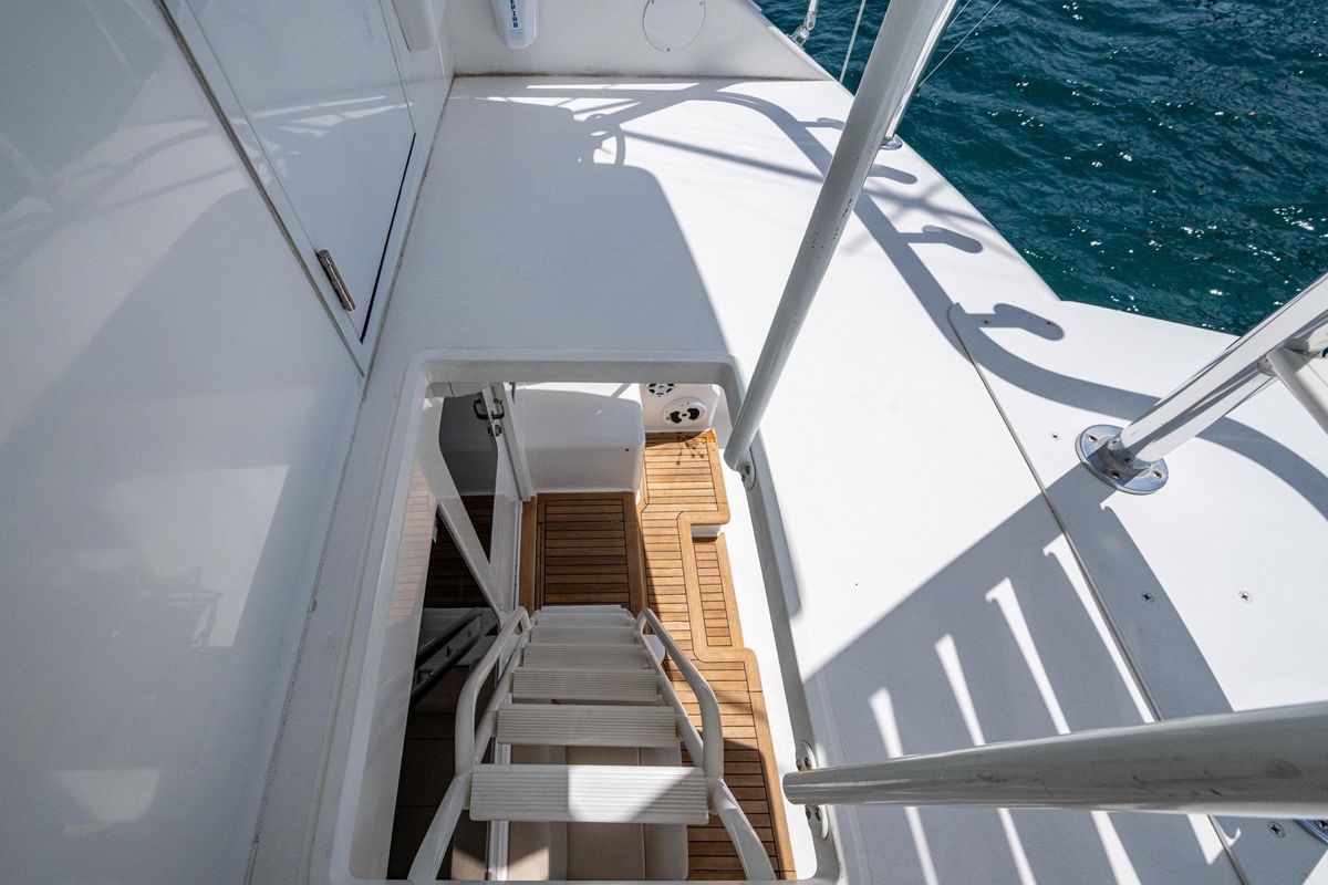 2005 Viking 61 