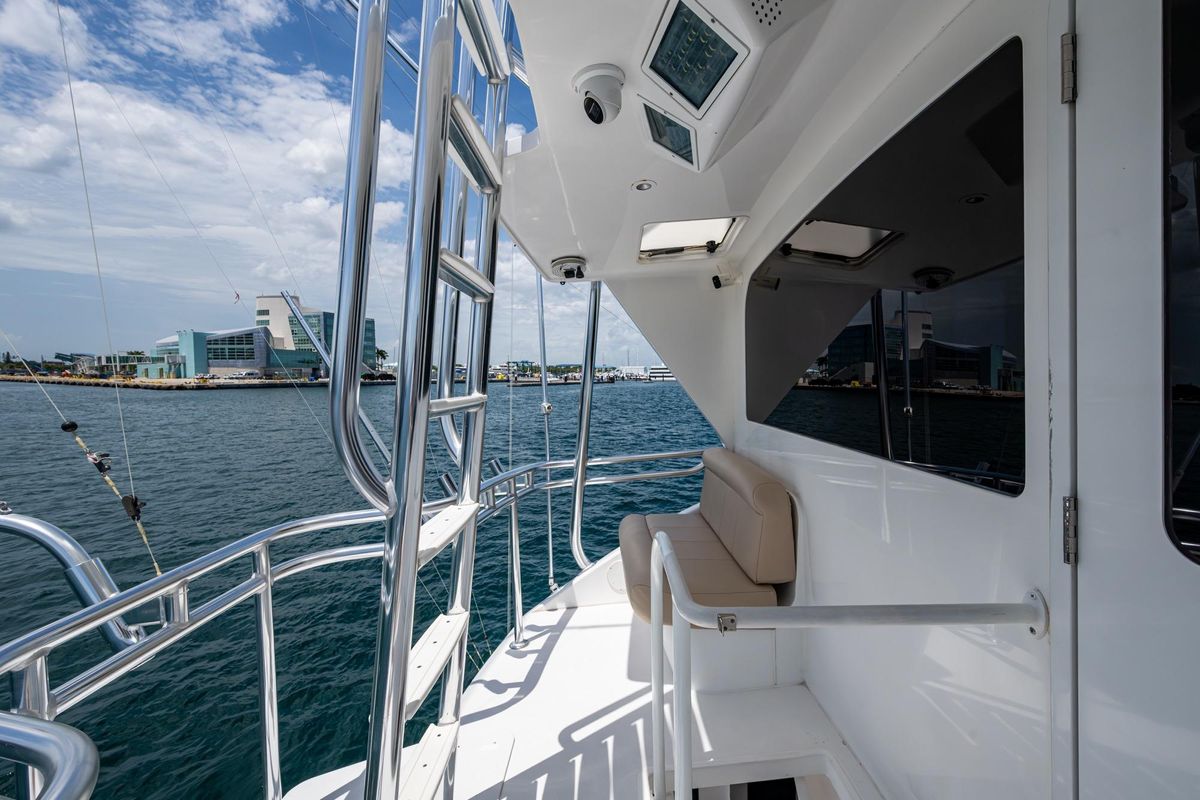 2005 Viking 61 