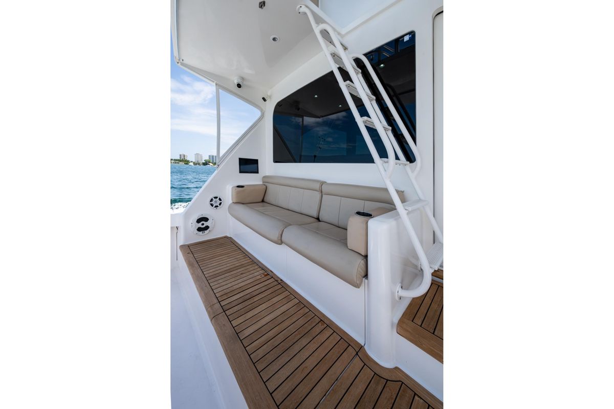 2005 Viking 61 