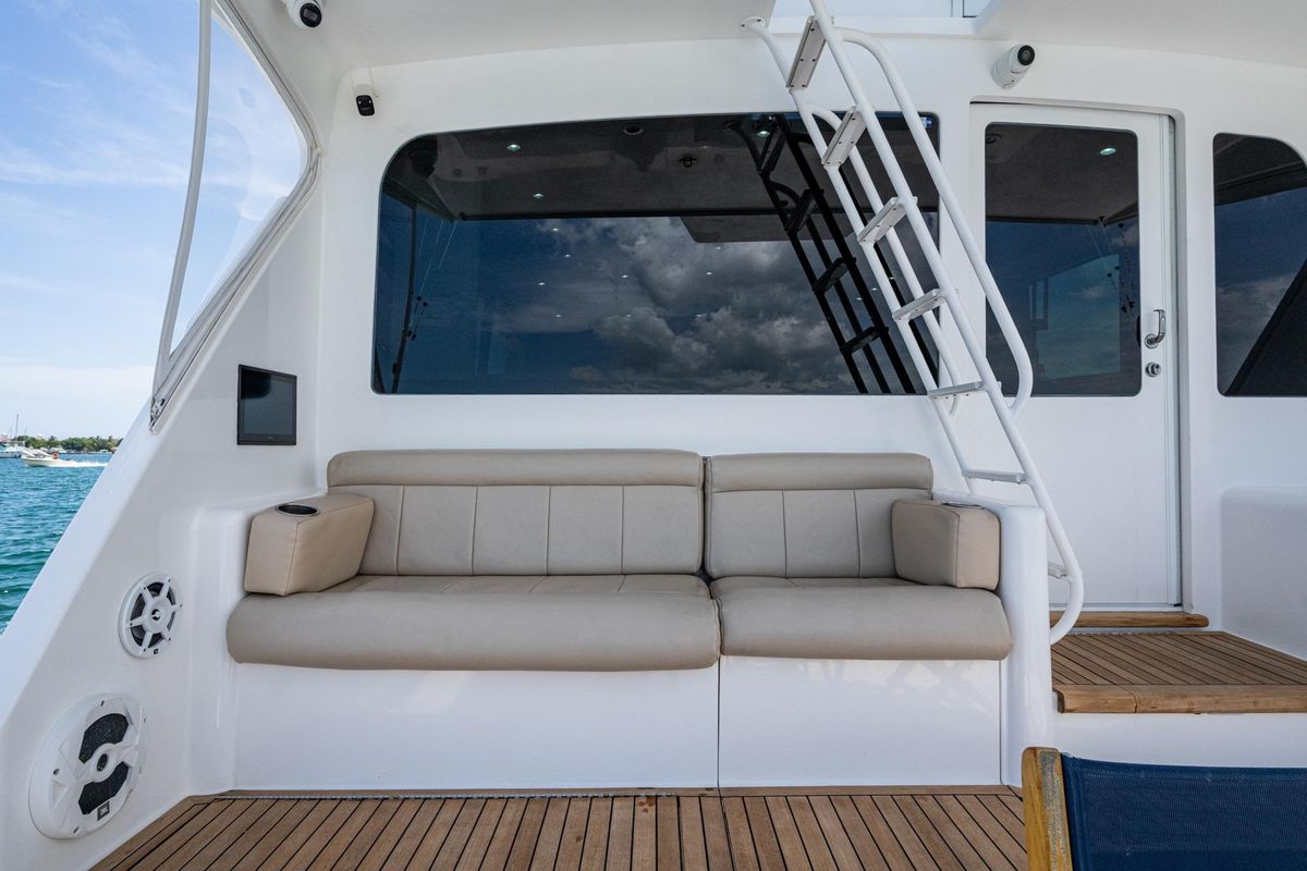 2005 Viking 61 