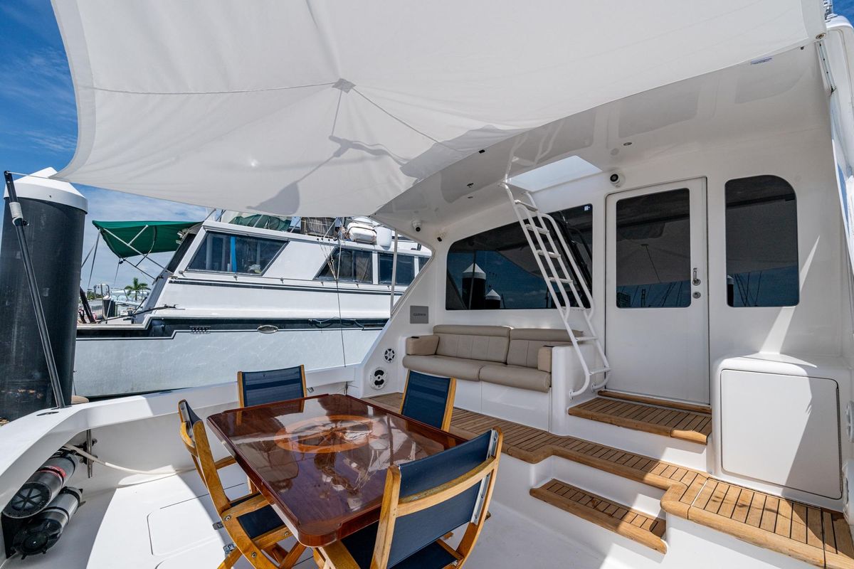 2005 Viking 61 