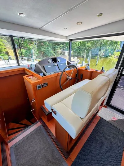 Mischief Yacht Photos Pics 