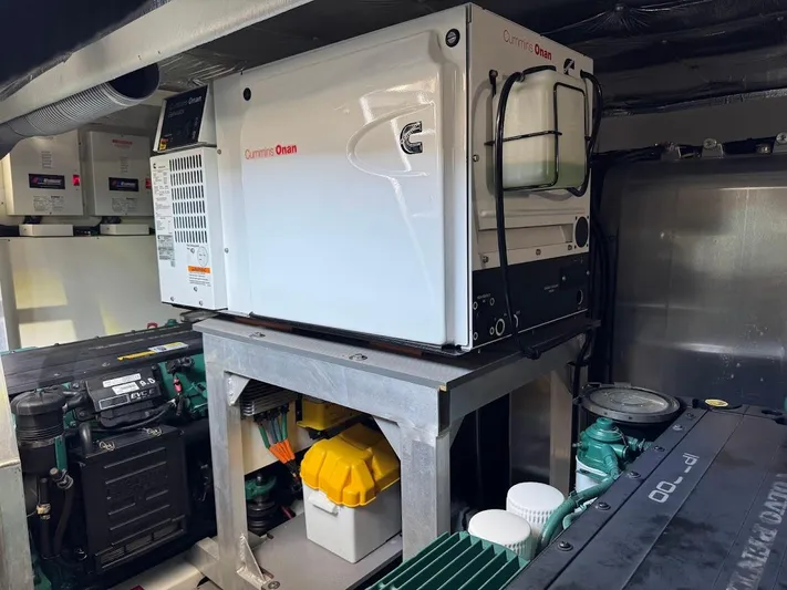 Mischief Yacht Photos Pics 