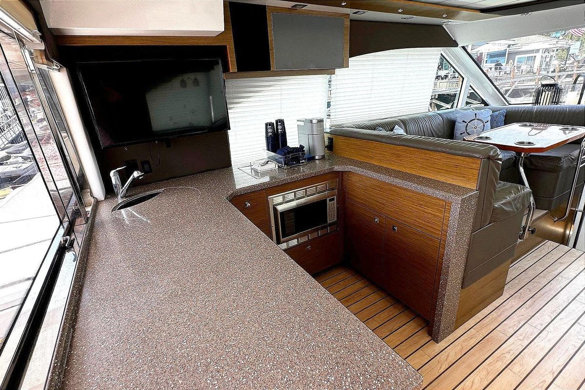 2014 Cruisers Yachts 45 