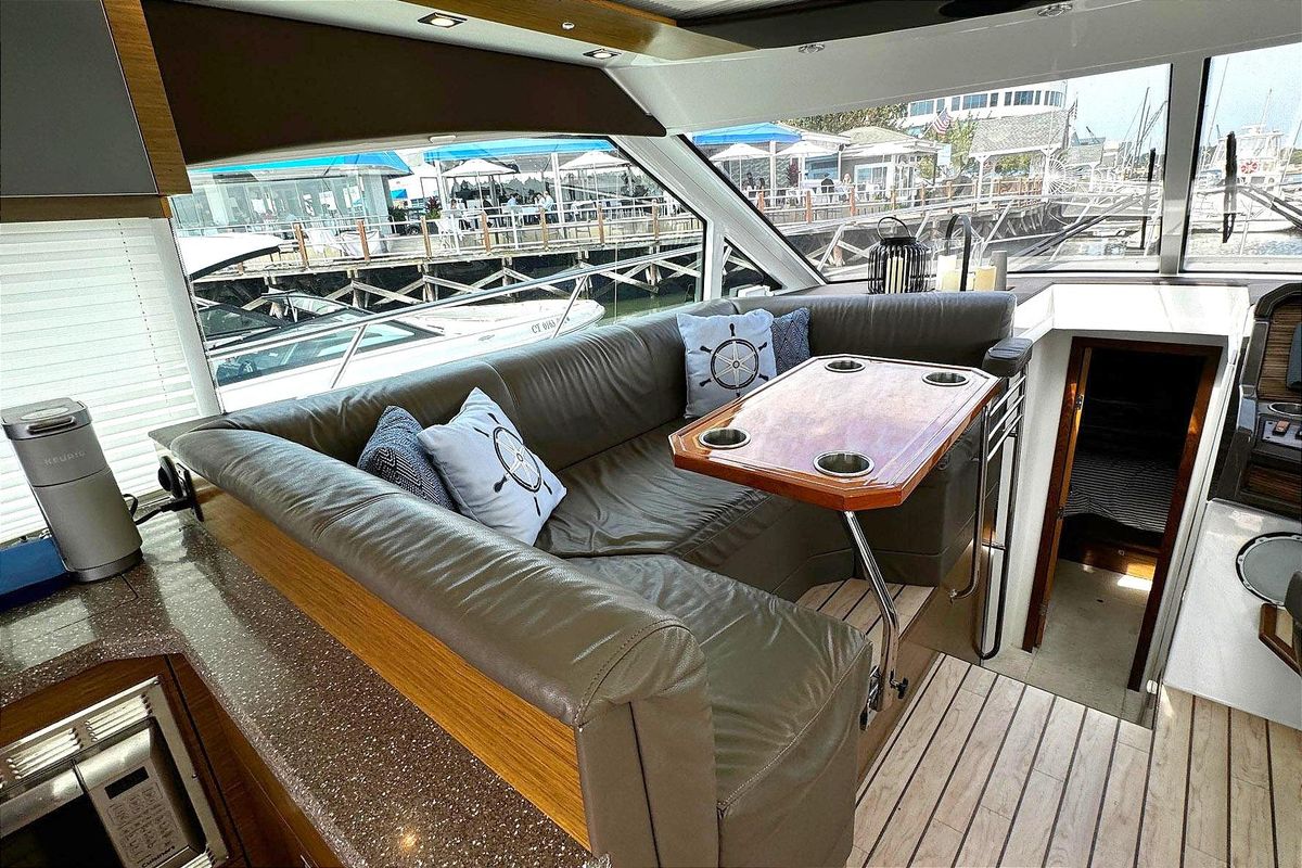 2014 Cruisers Yachts 45 