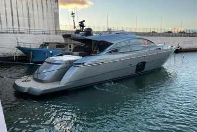 2016 Pershing 74