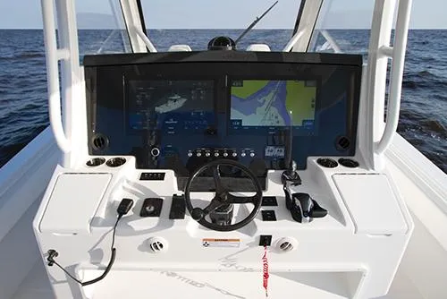 2025 Regulator 37 Photo