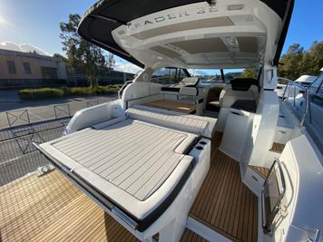 2022 Jeanneau Leader 36