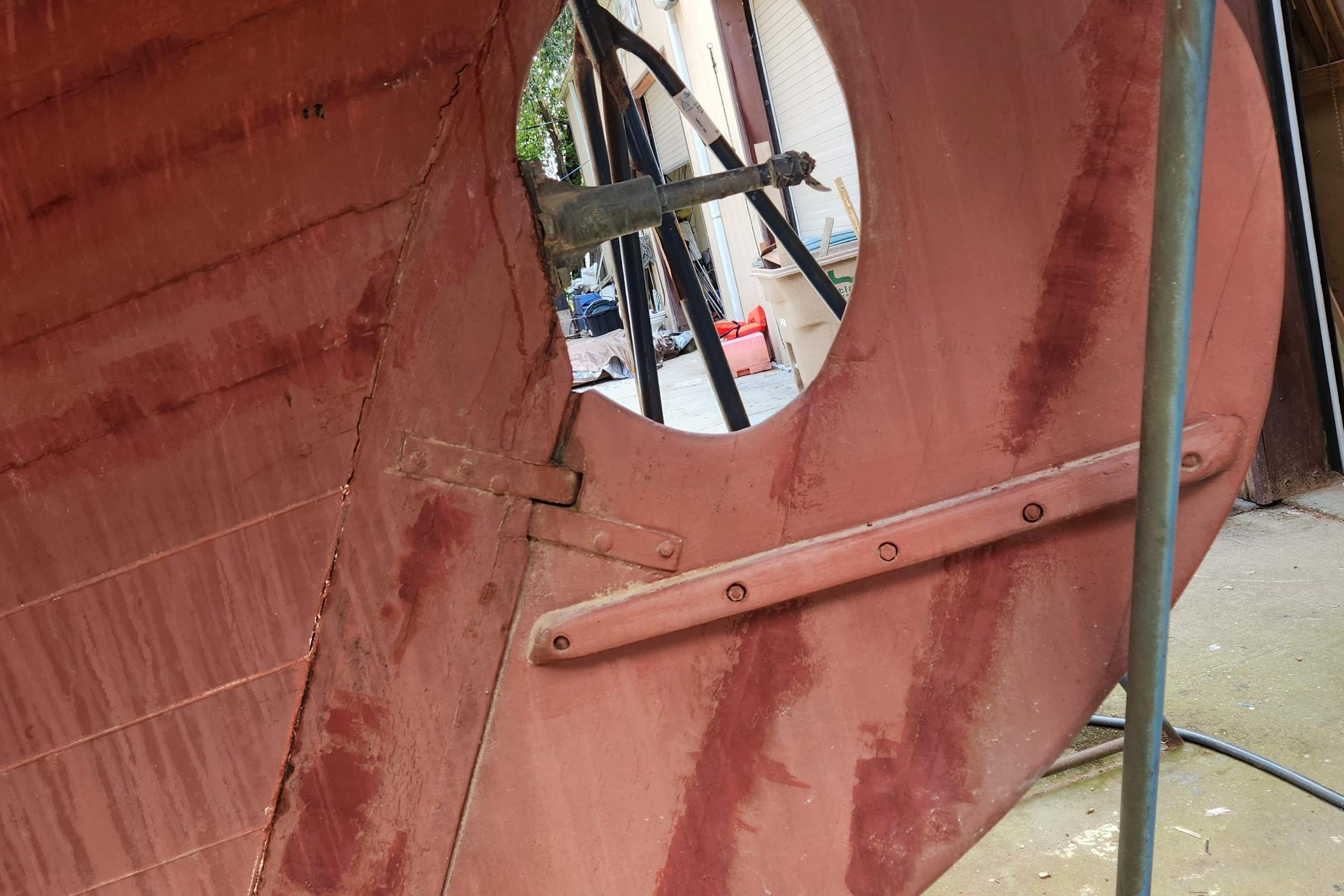 1959 Geerd Hendel Raised-Deck Cutter rudder detail, showcasing vintage maritime craftsmanship.