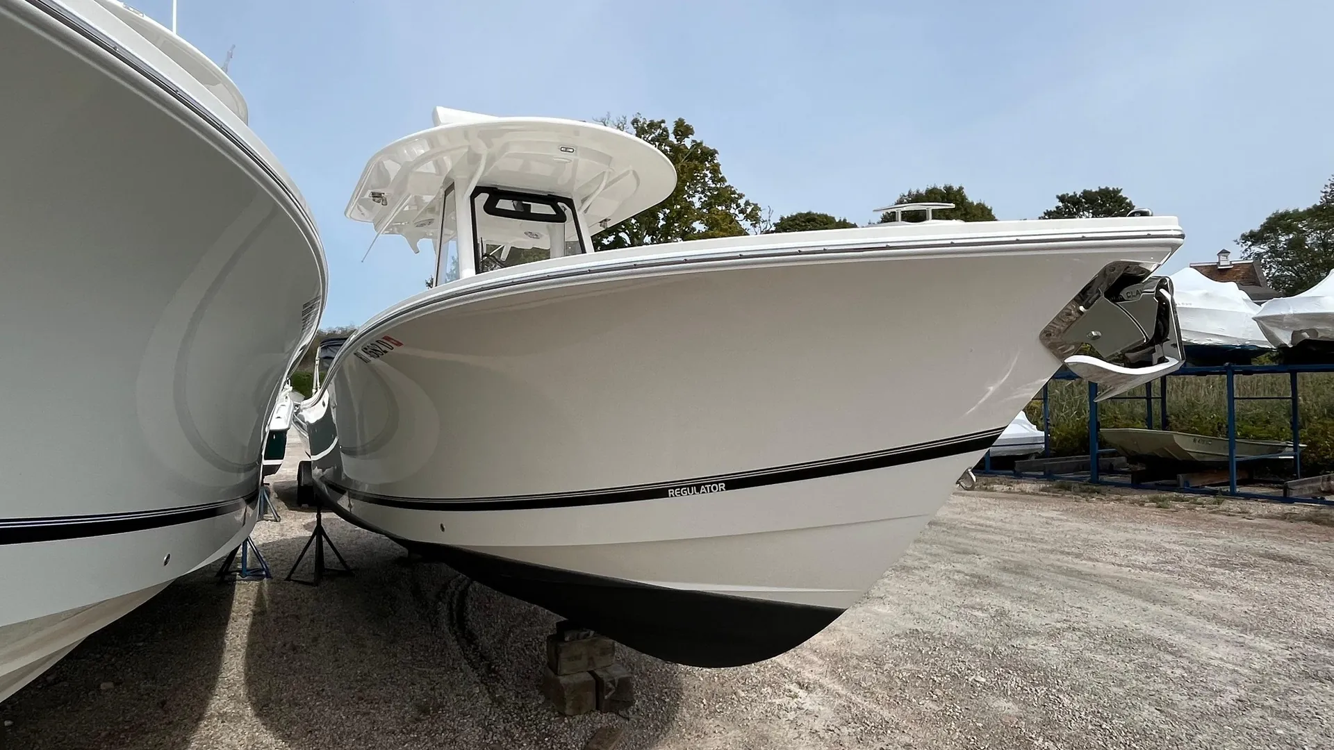 2023 Regulator 28 Photo