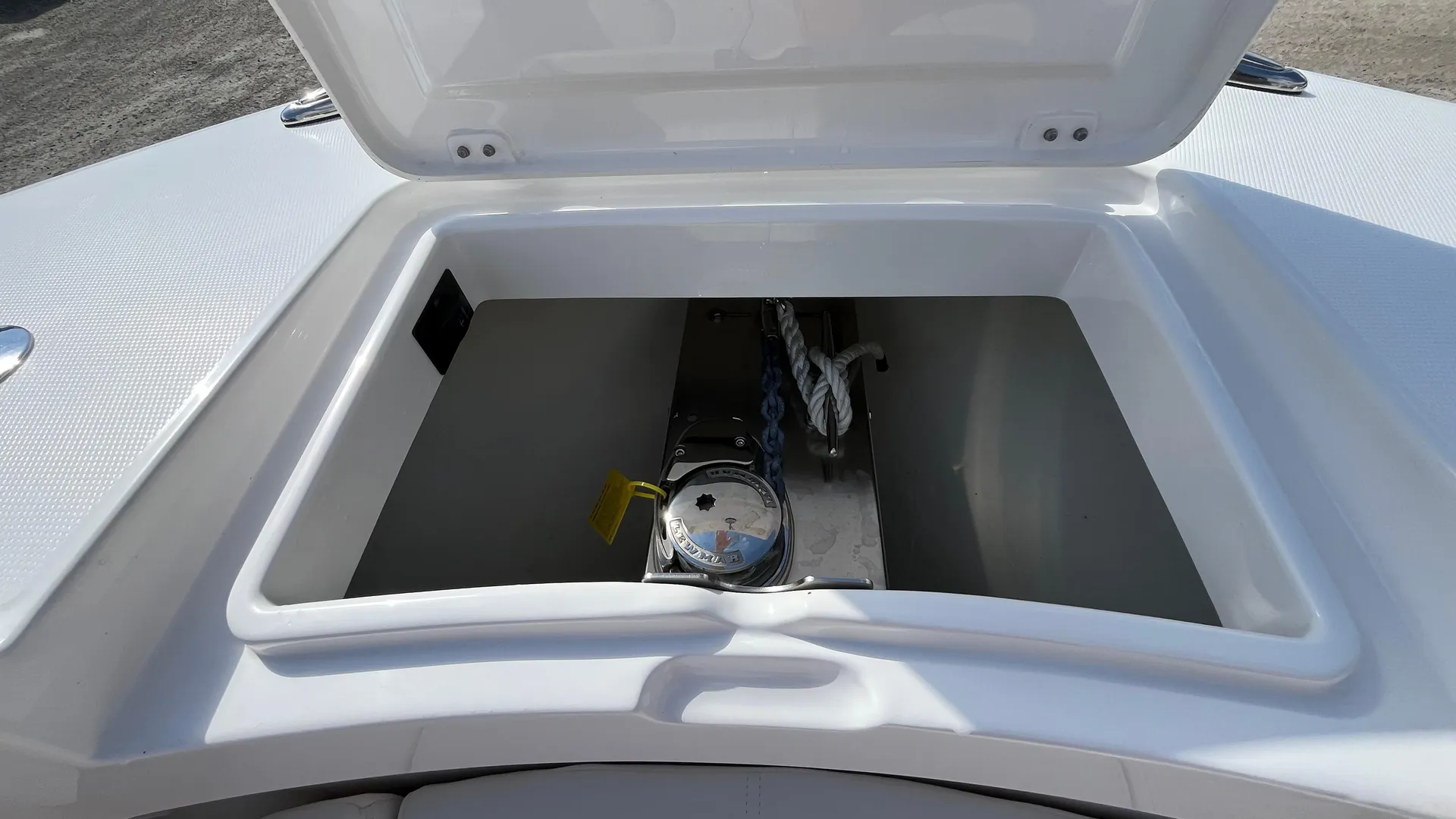 2023 Regulator 28 Photo