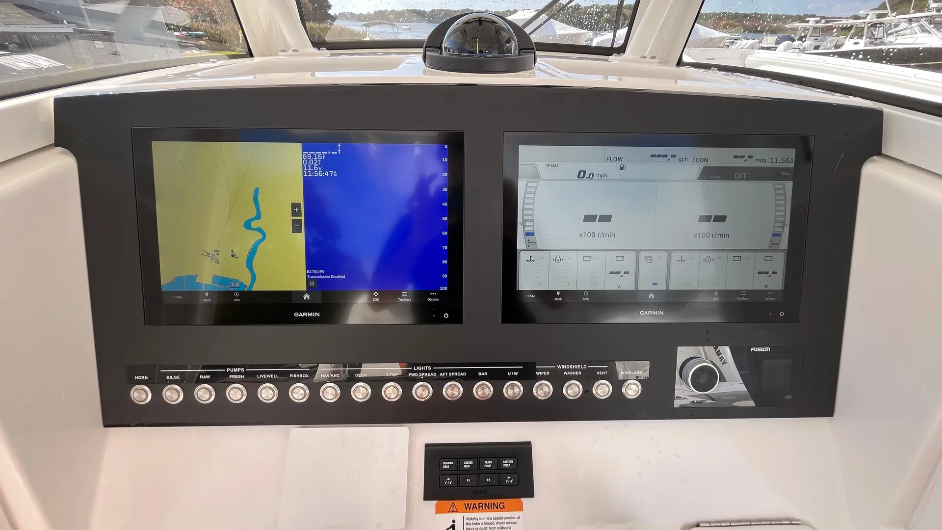 2023 Regulator 28 Photo