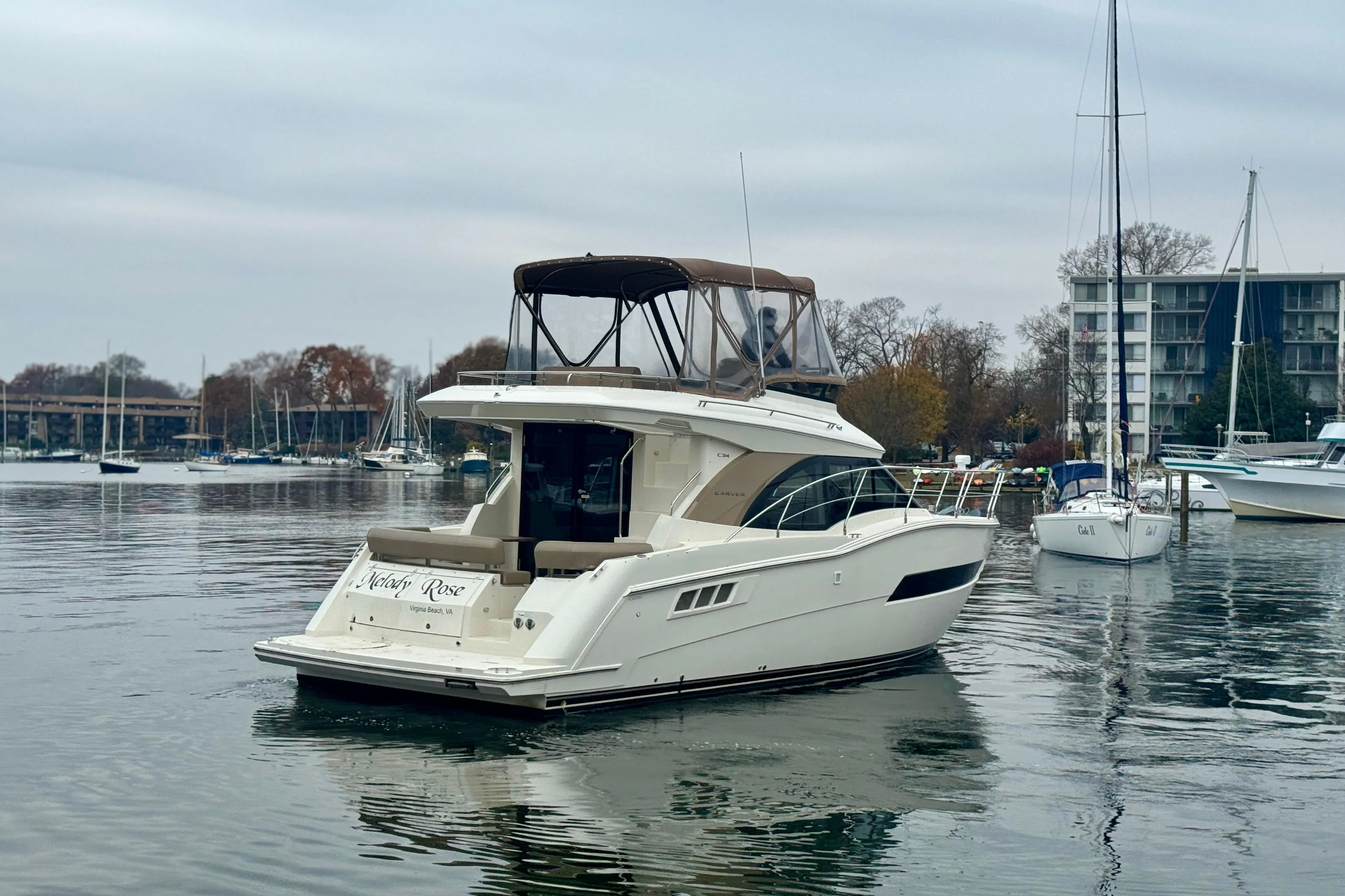 2016 Carver C34 Command Bridge Starboard Quarter