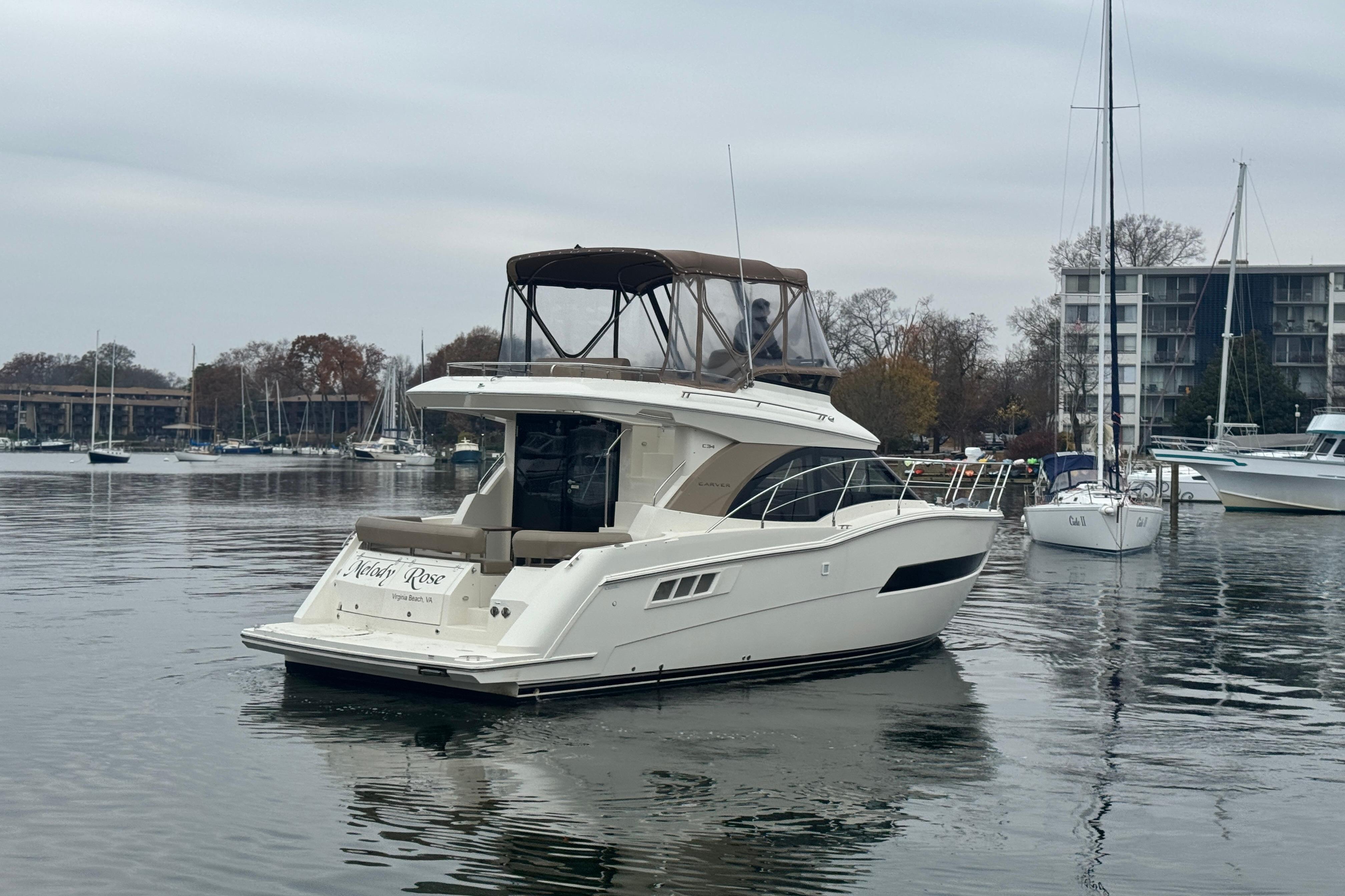 2016 Carver C34 Command Bridge Starboard Quarter