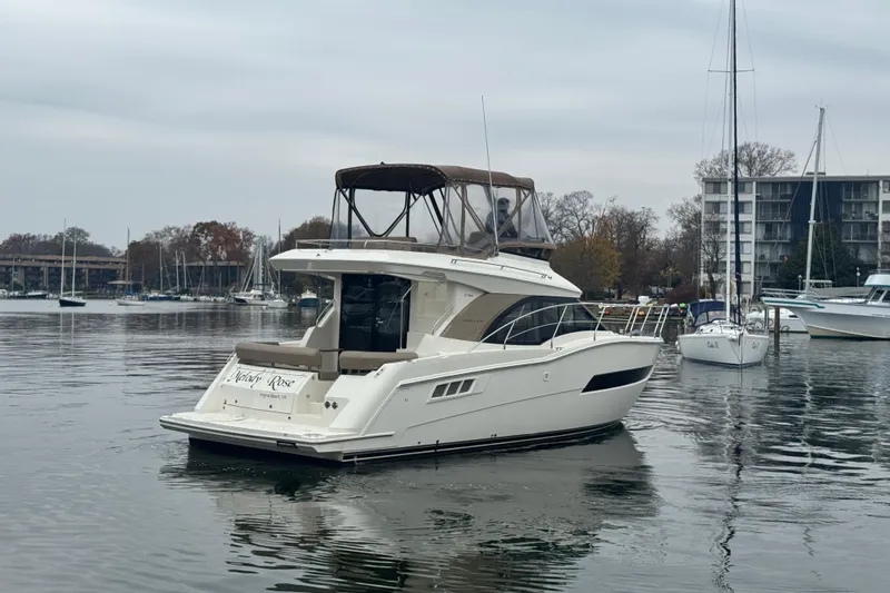 Melody Rose Yacht Photos Pics 2016 Carver C34 Command Bridge Starboard Quarter