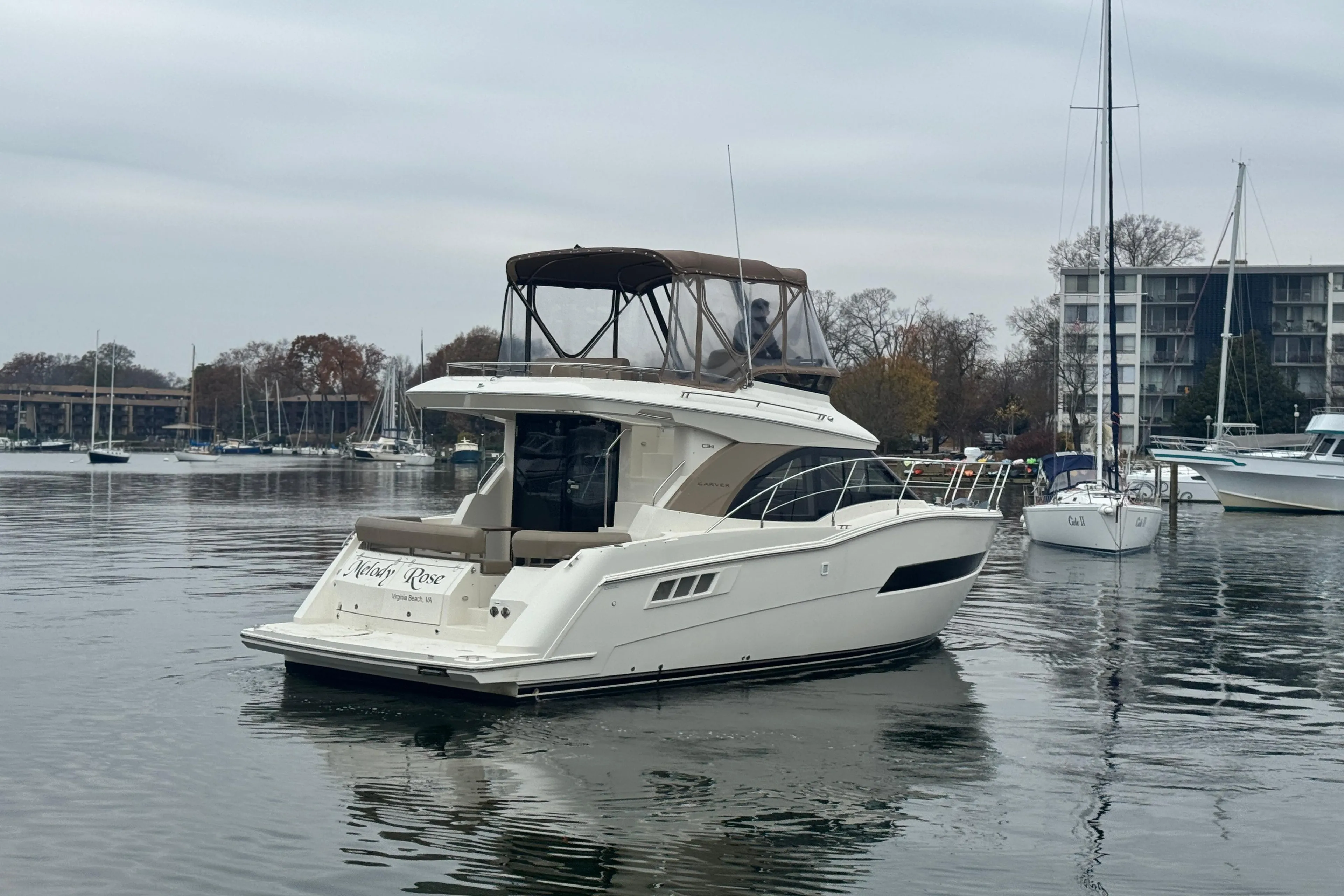 2016 Carver C34 Command Bridge Starboard Quarter