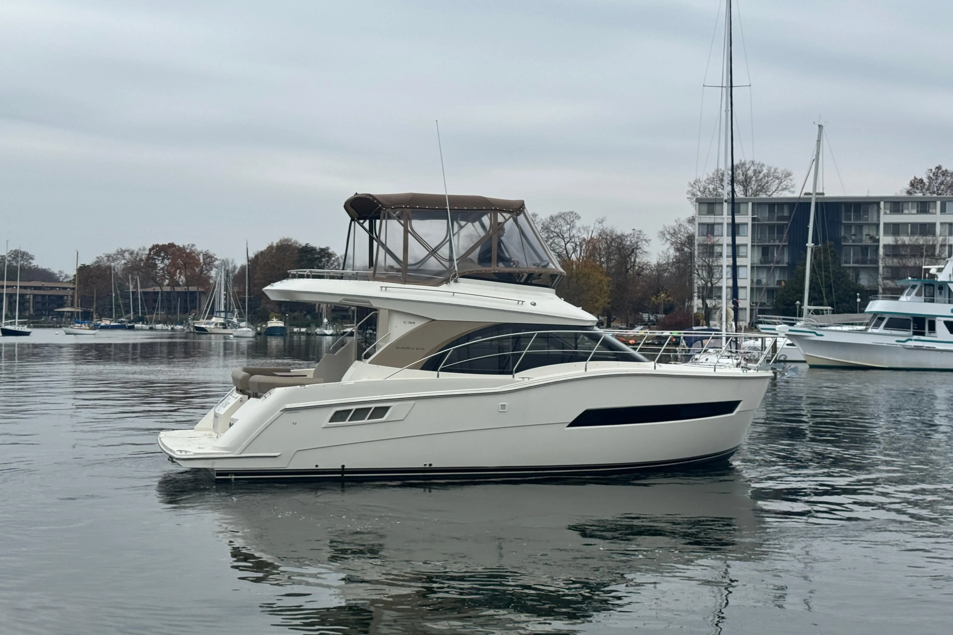 2016 Carver C34 Command Bridge Starboard Side