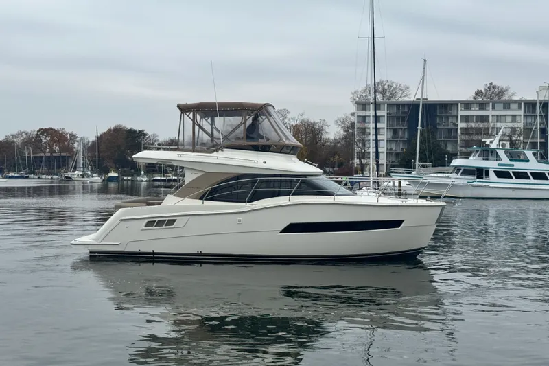 Melody Rose Yacht Photos Pics 2016 Carver C34 Command Bridge Starboard Side