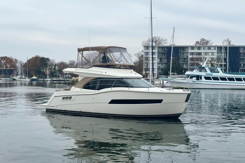 Melody Rose Yacht Photos Pics 2016 Carver C34 Command Bridge Starboard Side
