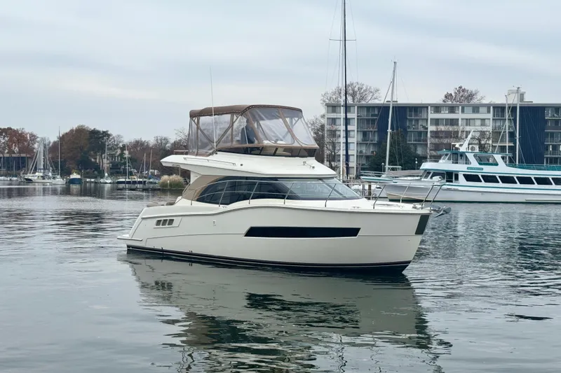 Melody Rose Yacht Photos Pics 2016 Carver C34 Command Bridge Starboard Bow