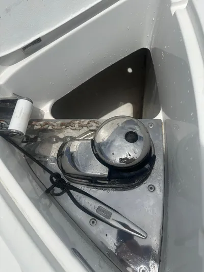 Knot Guilty Yacht Photos Pics Anchor winch on 2016 Galeon 380 Fly yacht, featuring chain and rope.