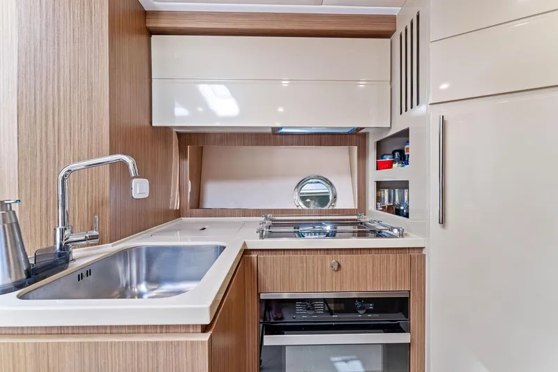 Manik Yacht Photos Pics 