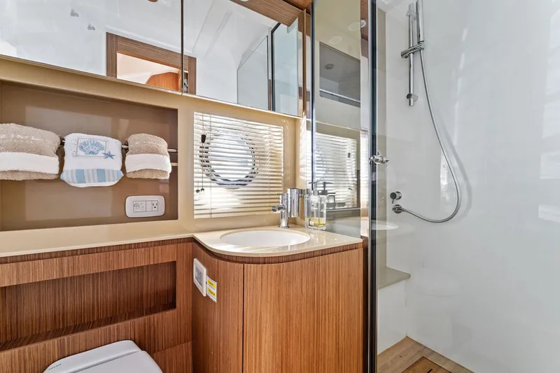 Manik Yacht Photos Pics 