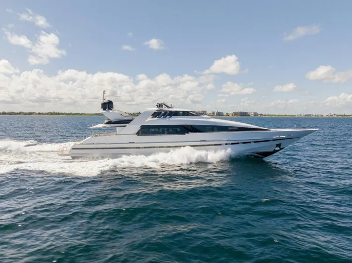 Entourage Yacht Photos Pics 