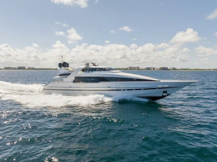 Entourage Yacht Photos Pics 