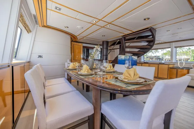 Entourage Yacht Photos Pics Luxurious dining area inside a 1994 Norship Pilot House yacht.