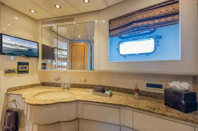 Entourage Yacht Photos Pics 