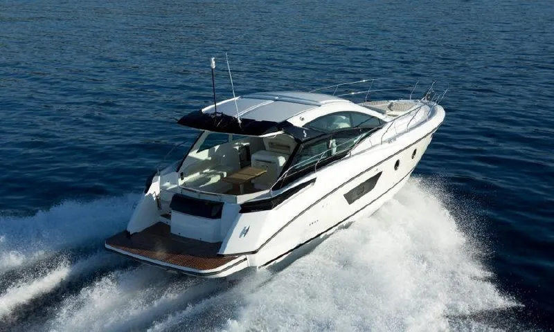 805 Yacht Photos Pics 