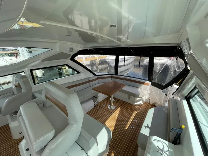 805 Yacht Photos Pics 