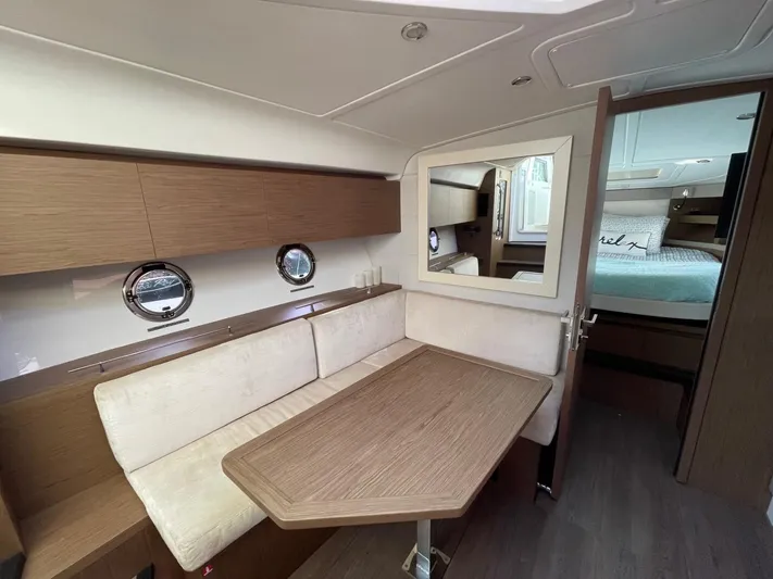 805 Yacht Photos Pics 