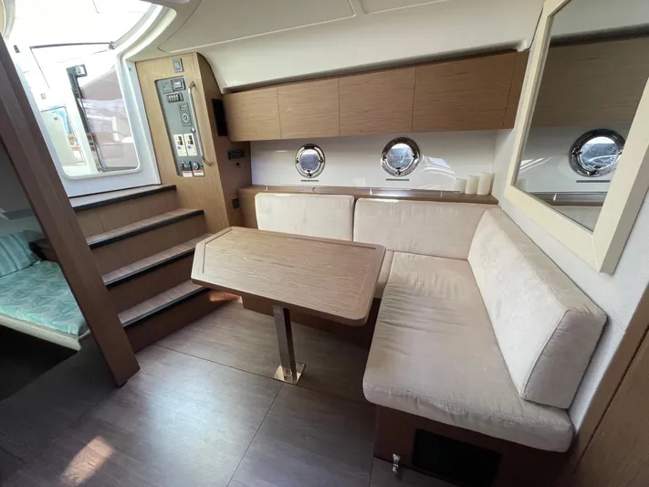 805 Yacht Photos Pics 