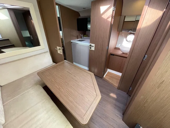 805 Yacht Photos Pics 