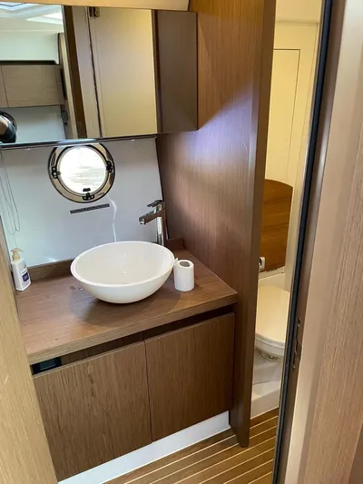 805 Yacht Photos Pics 