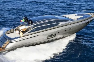 2020 Pershing 62'