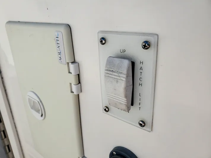  Yacht Photos Pics Hatch lift switch on 1997 Sea Ray 580 Super Sun Sport boat.