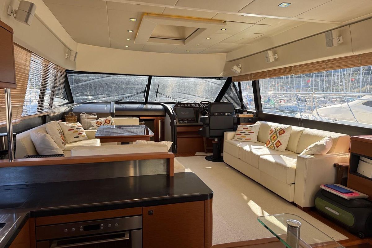 2011 Prestige 63 