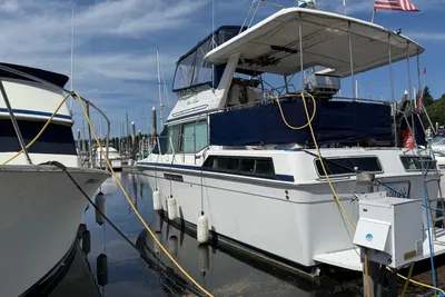 Chris-Craft 372 Catalina