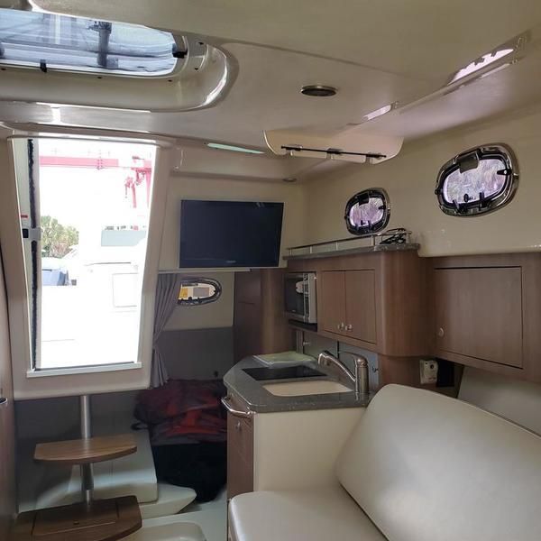 2014 Boston Whaler 315 Conquest