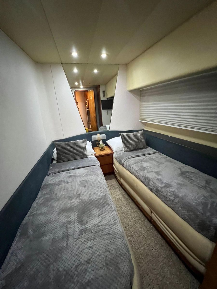 2001 Azimut 58 